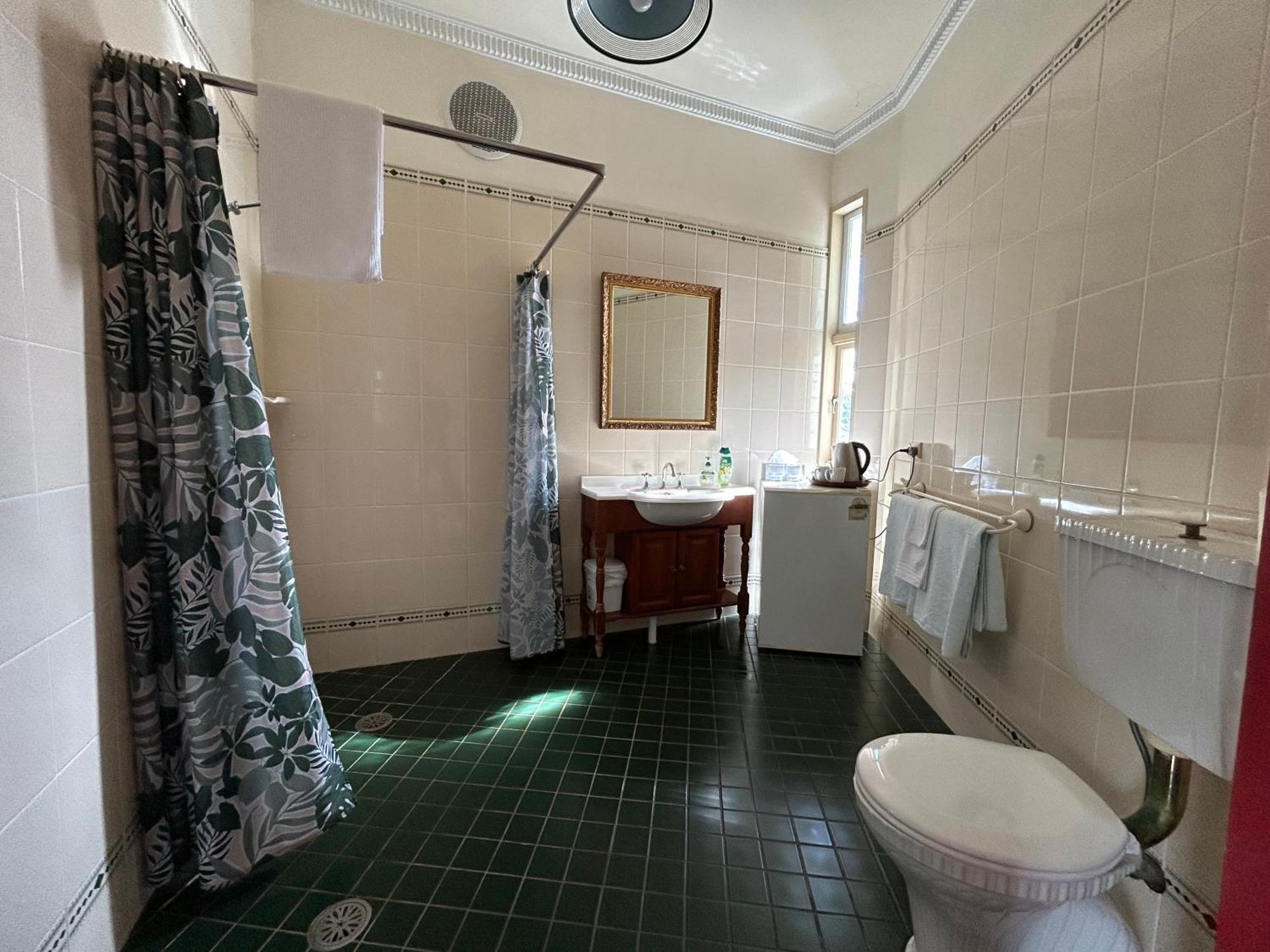 Melville House Bed And Breakfast リズモー エクステリア 写真